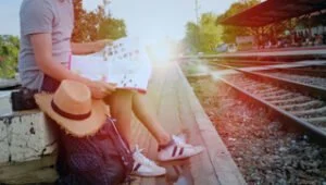 Travel-on-a-budget-Travel-guide-320x181